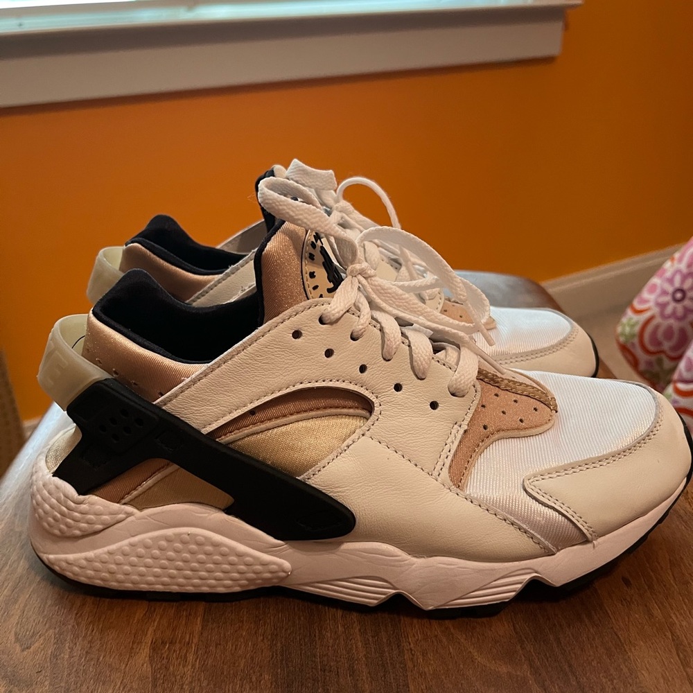 Nike Air Huarache sneakers. Size 9 - style runs small, fits like an 8.